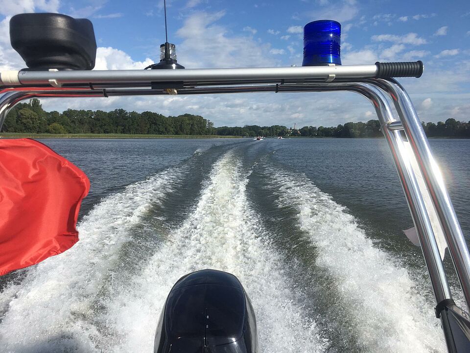 IMG-20190810-WA0020.jpg Rettungsboot in Fahrt